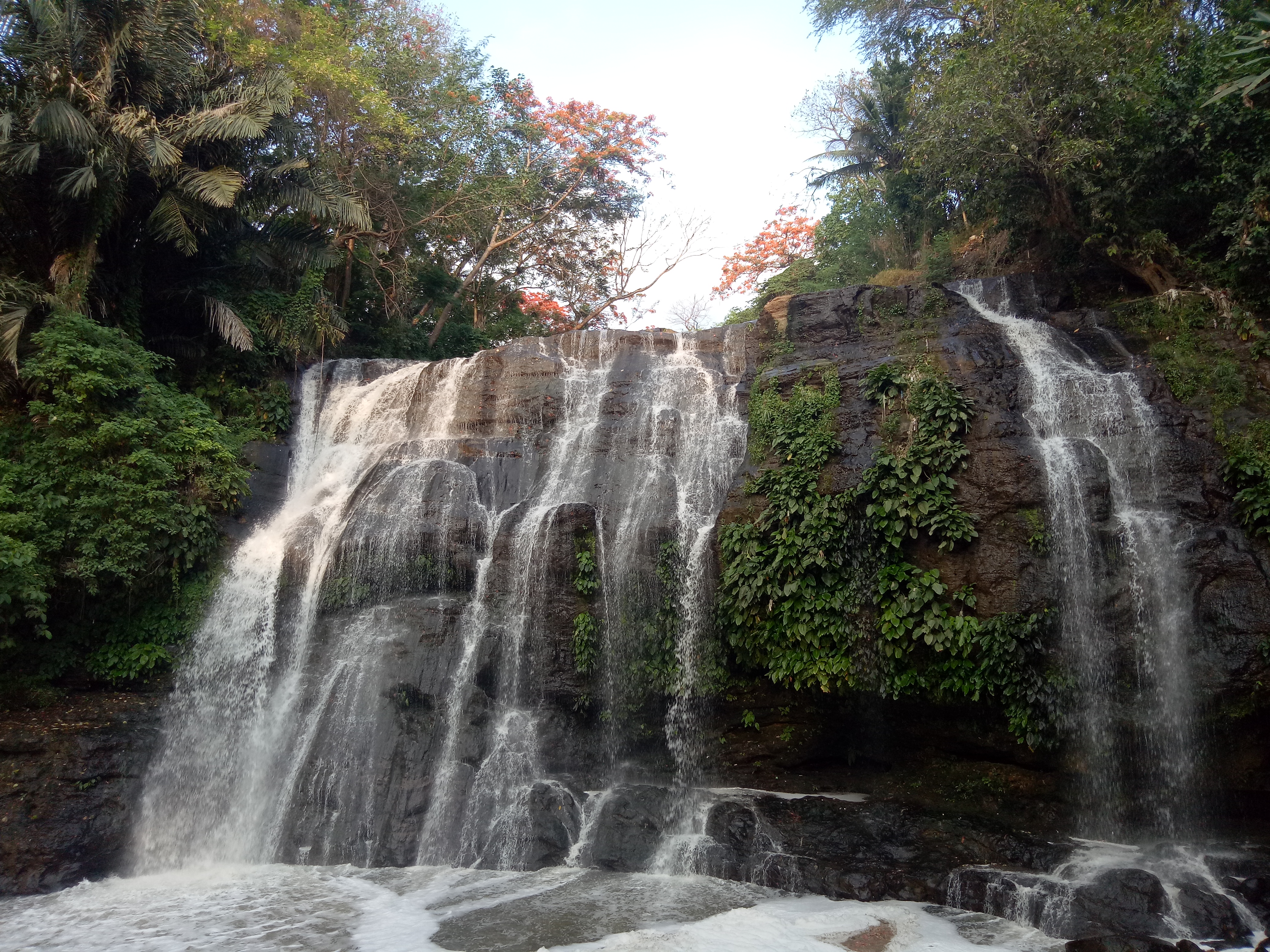 Hinulugang Taktak Falls